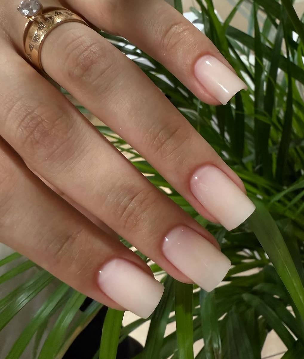 Naturalny manicure baby boomer
